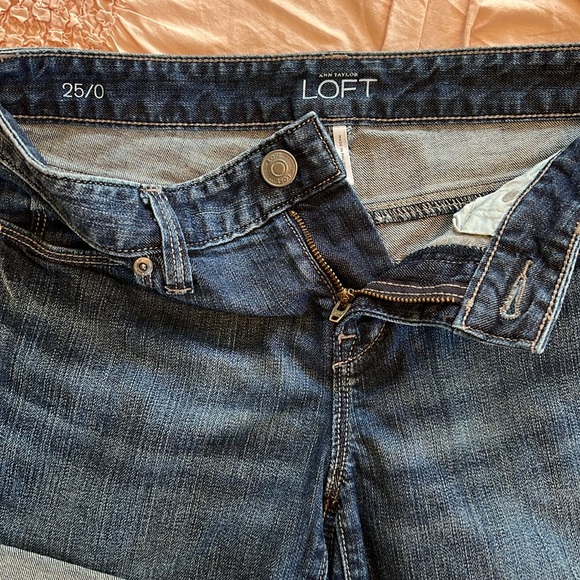 LOFT Rollup Denim Shorts Size 0 - Picture 8 of 14